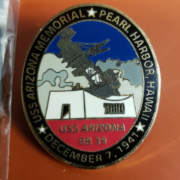 USS Arizona Patch and Pin - Picture 4 of 6